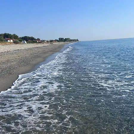 בית נופש Seaside פלאקה ליטוחורו